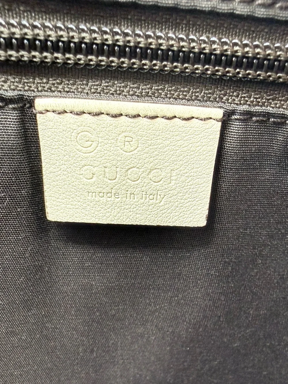 Gucci GG-Signature Messenger Bag. Beige Canvas & White Guccissima Leather. W/COA